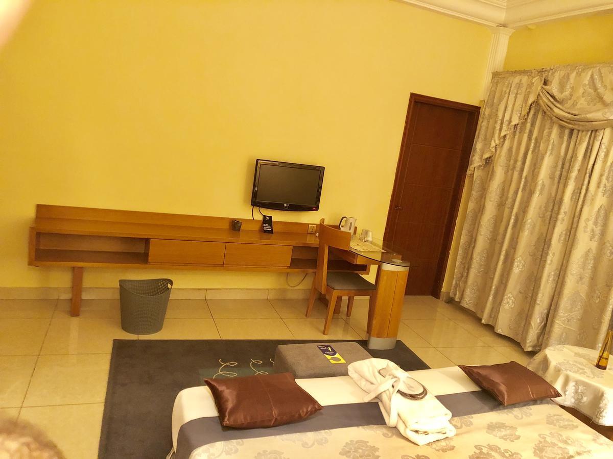 Hotel Riviera Brazzaville Exterior photo